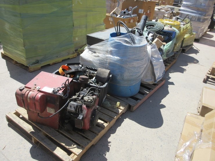 (4)-pallets-of-misc-items,-image-3