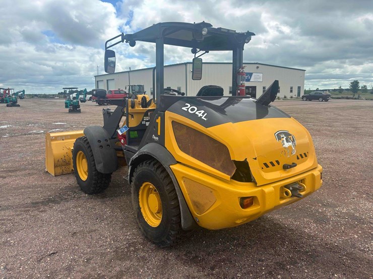 deere-204l-image-4