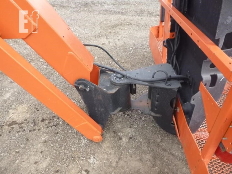 2014-jlg-460sj-image-22