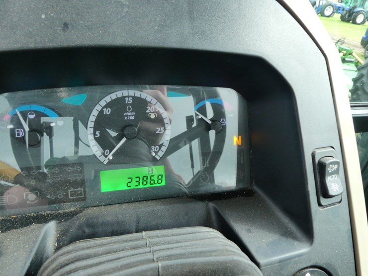 2015-john-deere-6115d-image-12