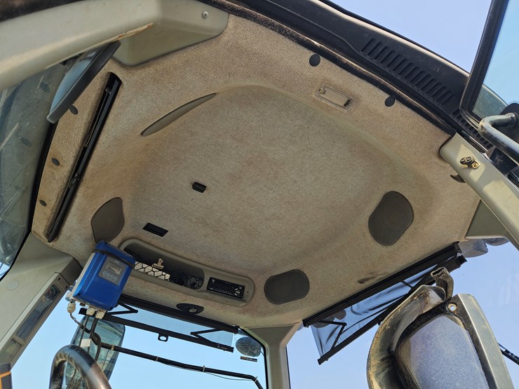 2015-new-holland-t8.410-image-6