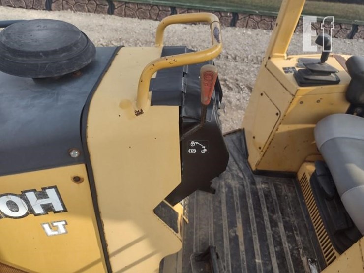 deere-550h-lt-image-10