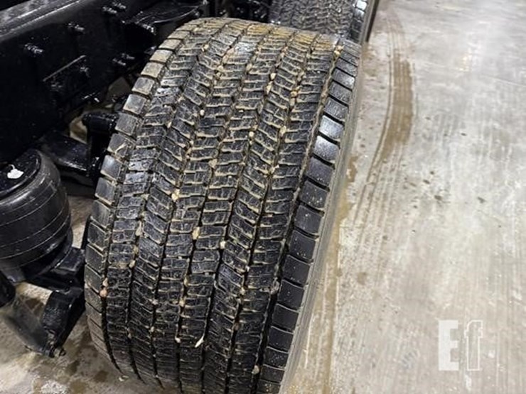 2022-kenworth-t680-image-12