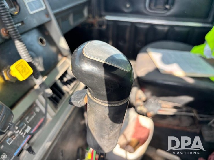 1995-mack-ch613-image-86