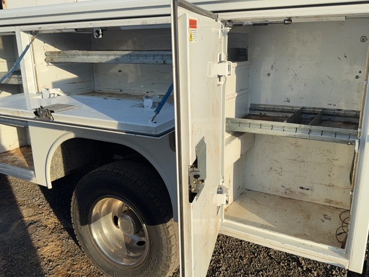 2013-ford-f350-image-21