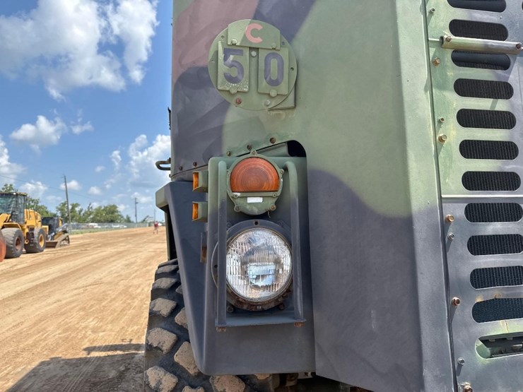 2000-oshkosh-m1070-image-22