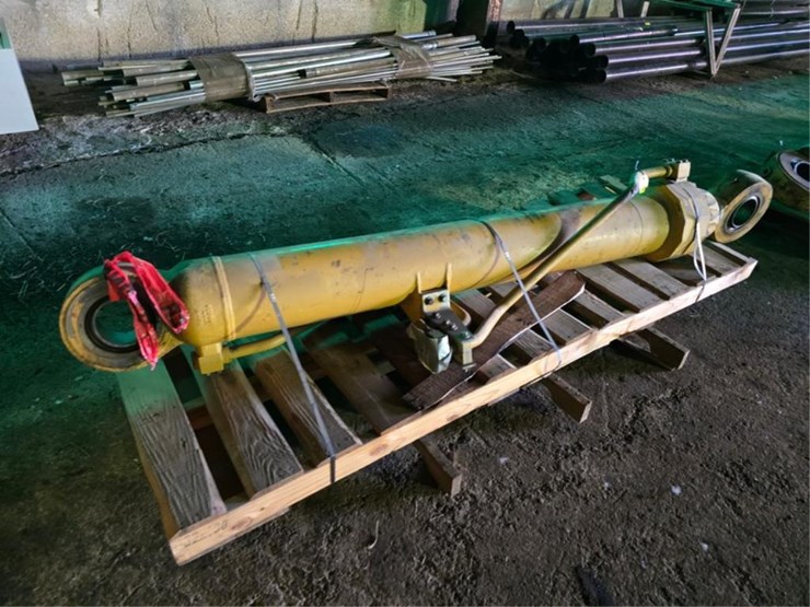 john-deere-245-image-4