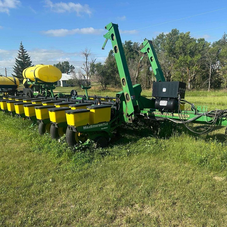 JOHN DEERE 1770