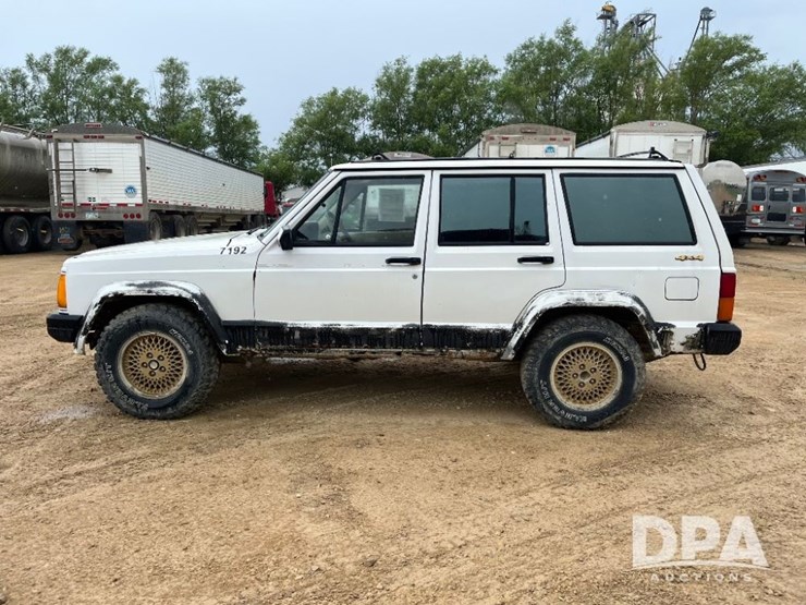 1990-jeep-cherokee-limited-image-18