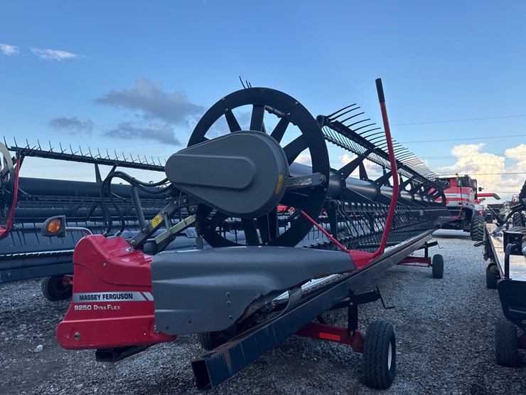 massey-ferguson-9250-image-4