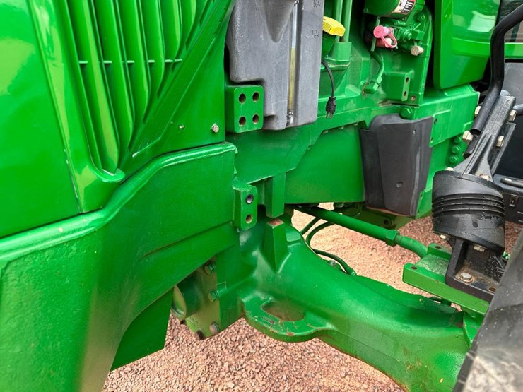 john-deere-8210-image-40