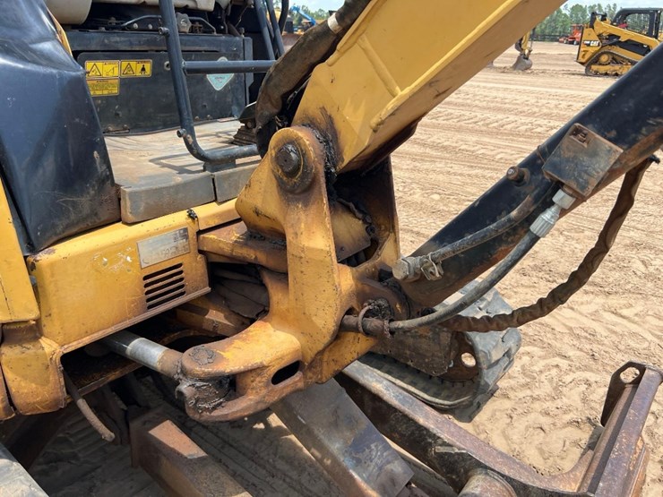 caterpillar-303.5c-cr-image-25