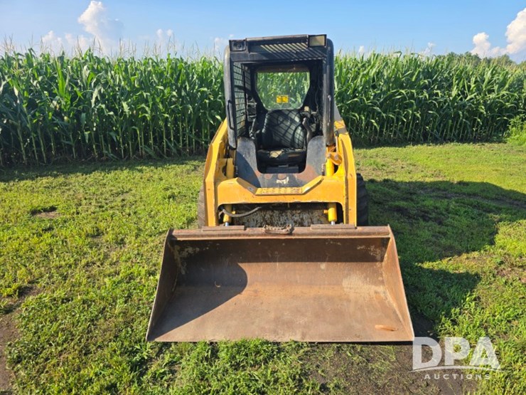 2015-john-deere-315-image-3