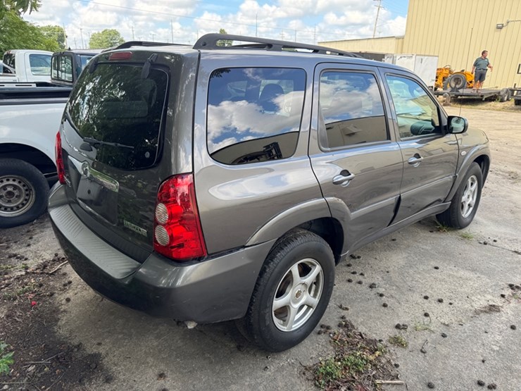 2005-mazda-tribute-image-3