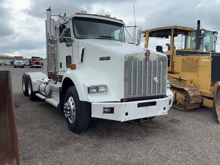 2008-kenworth-t800-image-3