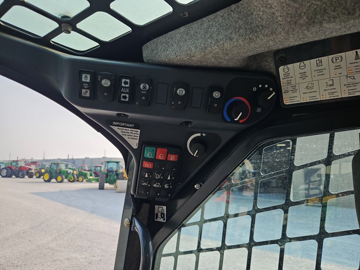 2020-deere-333g-image-11
