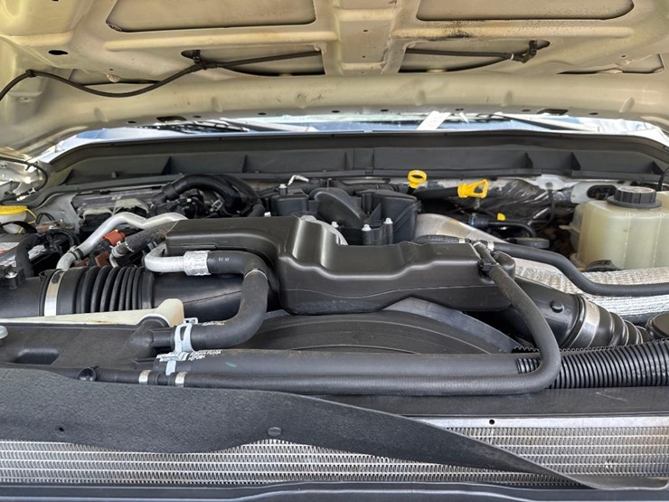 2016-ford-f350-xl-image-16