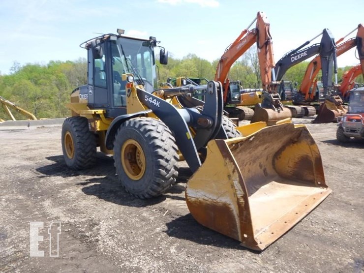 2013-deere-544k-image-32