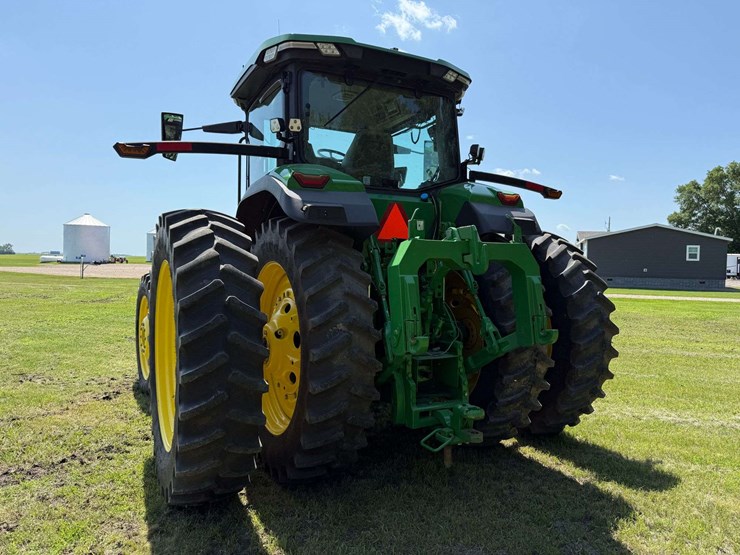 2021-john-deere-8r-340-image-15