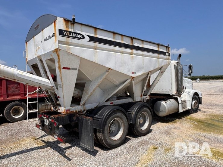 1996-peterbilt-377-image-8