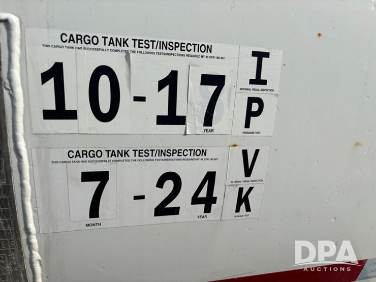 2013-peterbilt-337-image-43