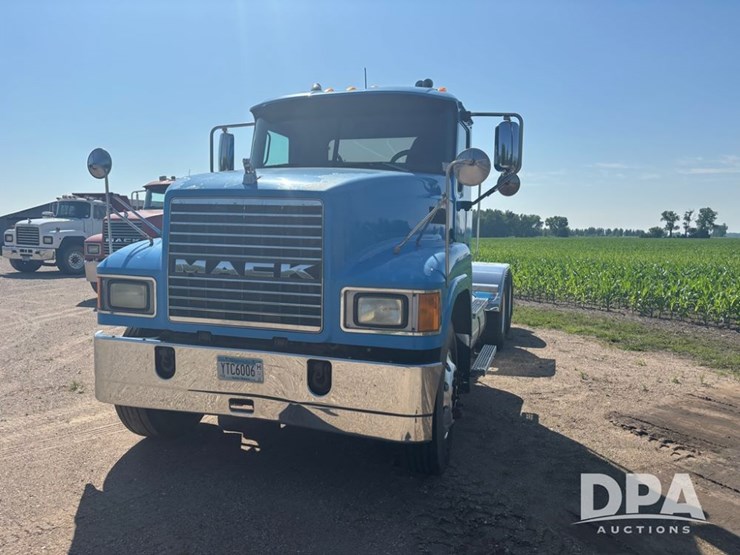 2006-mack-chn613-image-21