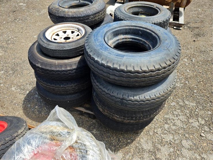 #2576-•-pallet-of-trailer-tires-image-4
