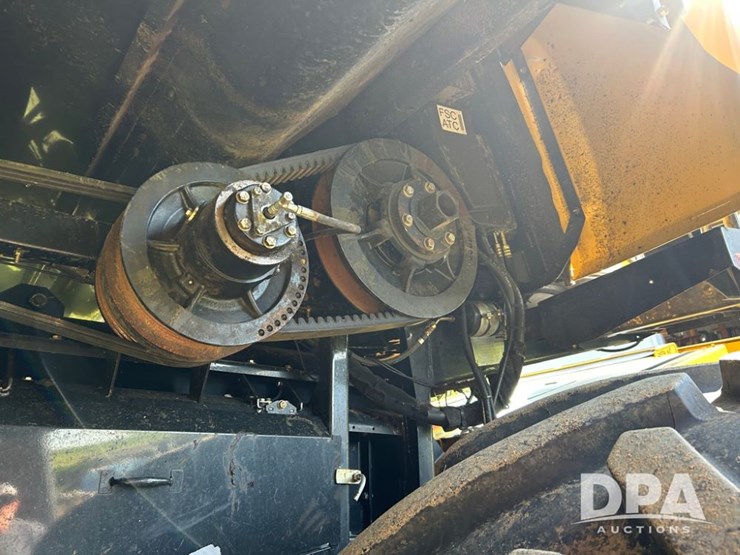 2011-new-holland-cr9060-image-43