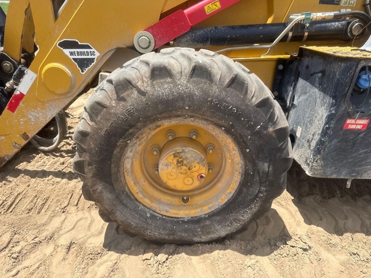 2019-caterpillar-440-image-8
