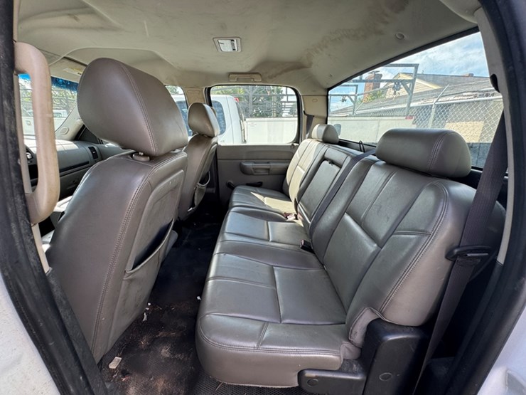 2011-chevrolet-silverado-1500-image-6