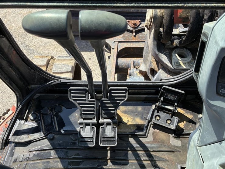 2014-kubota-kx057-4-image-16