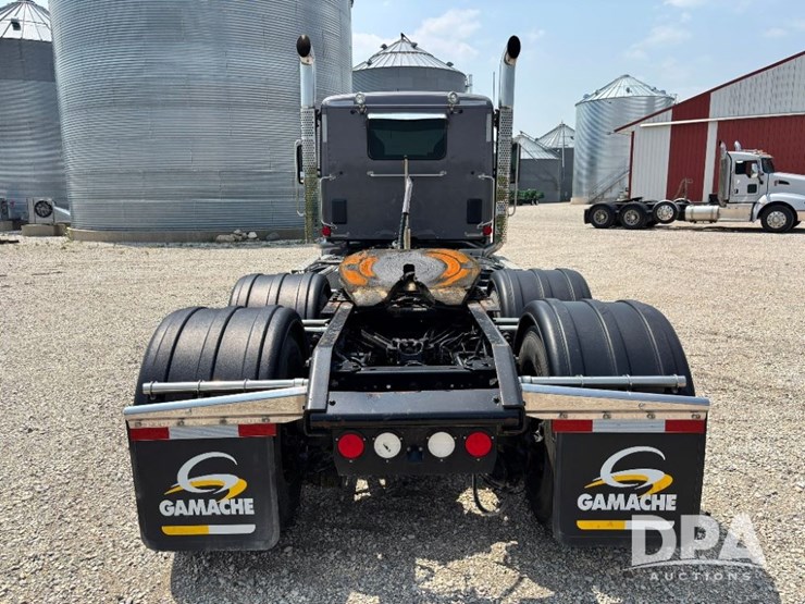 2016-kenworth-t880-image-7