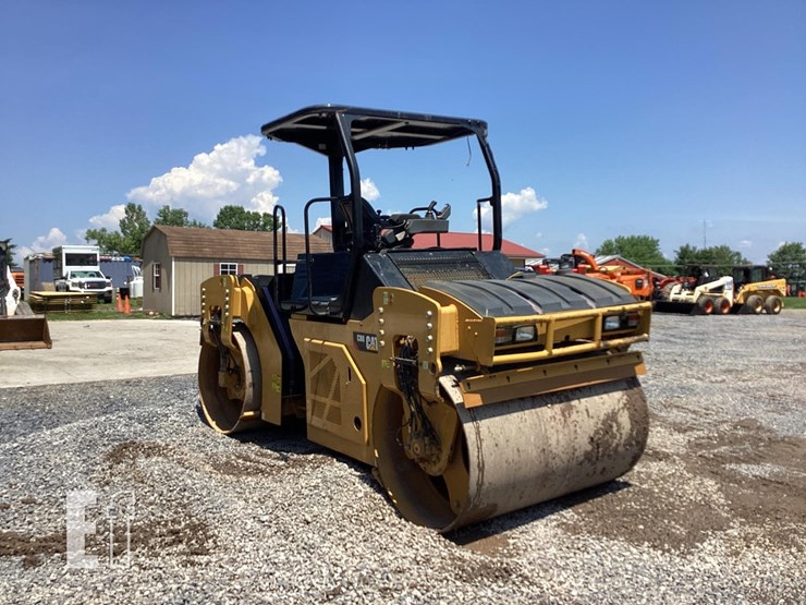 2019-caterpillar-cb8-image-6