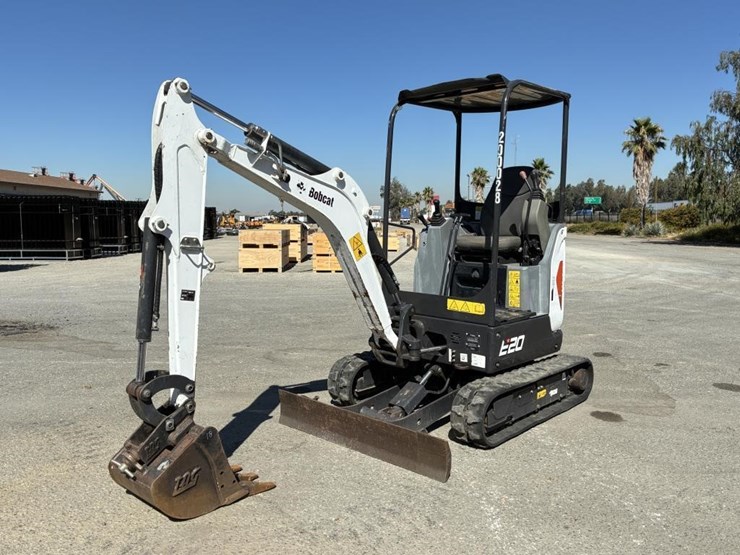 2020-bobcat-e20-image-1
