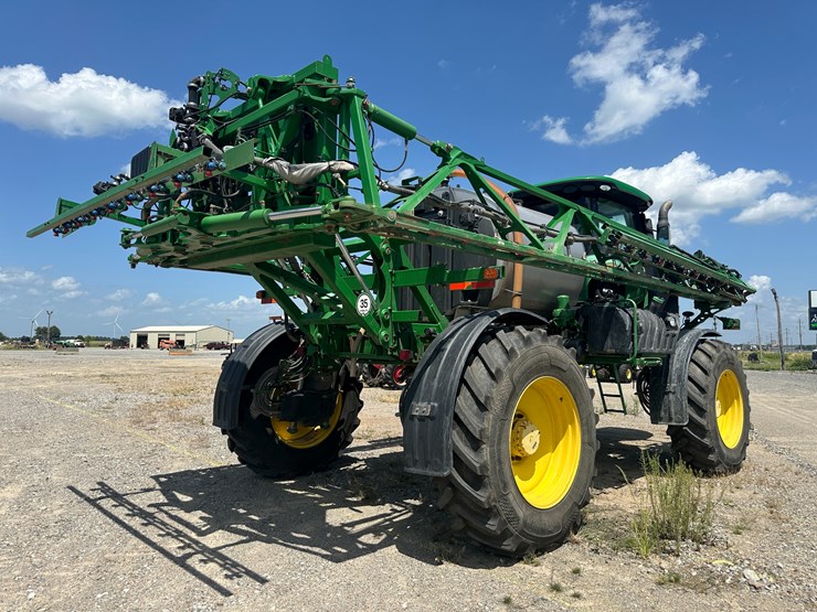 2018-john-deere-r4038-image-3