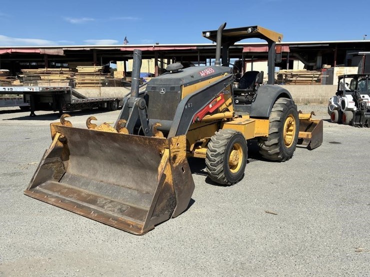 2015-deere-210k-ep-image-1