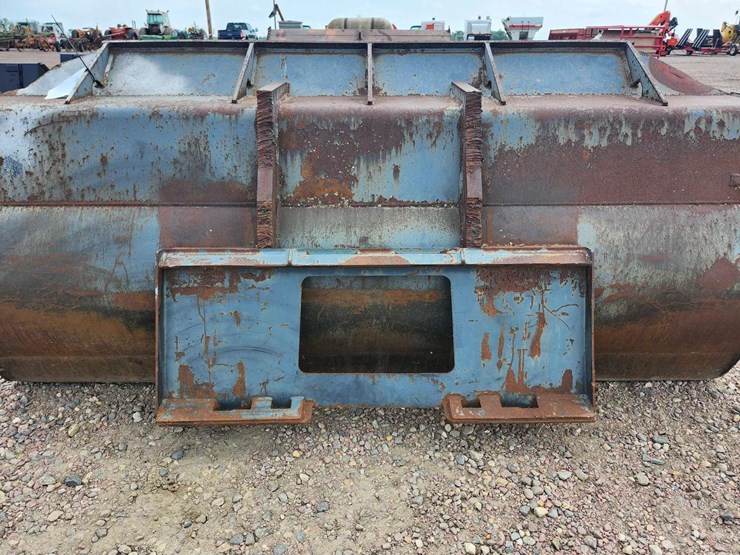 custom-wheel-loader-bucket-image-5
