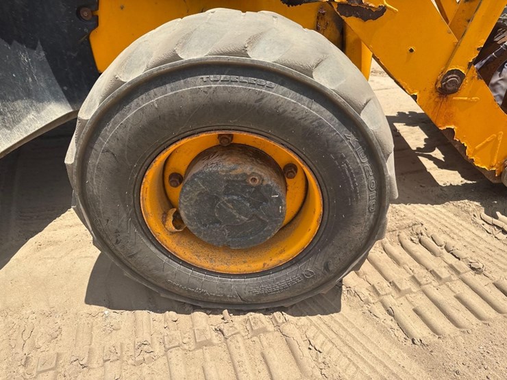 2017-jcb-3cx-image-11