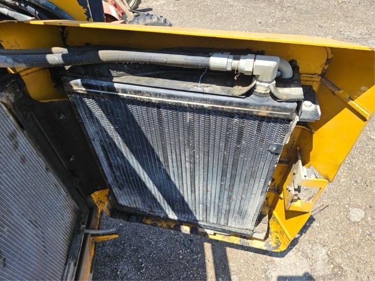 deere-ct332-image-11
