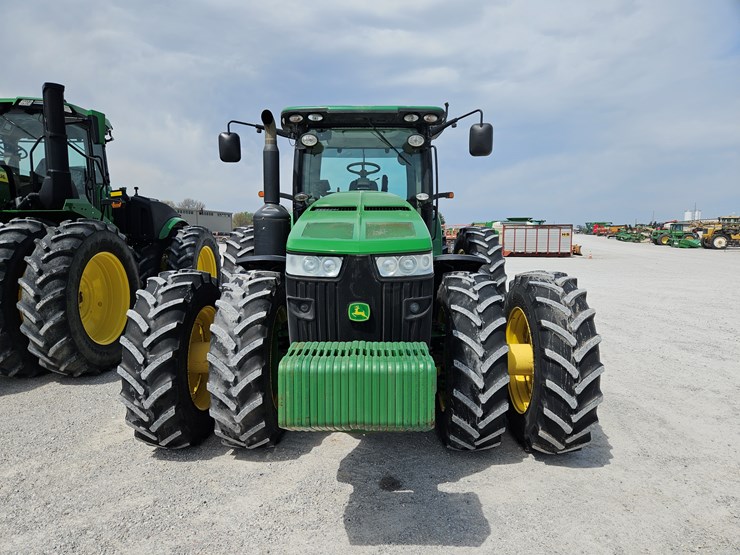 2013-john-deere-8310r-image-2