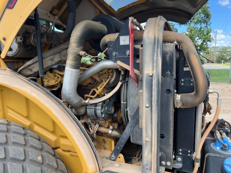 2022-caterpillar-cs44b-image-16