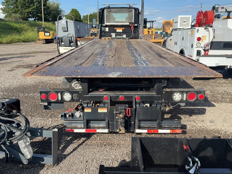 2016-kenworth-t880-image-9