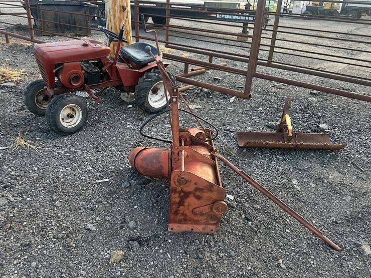 wheel-horse-654-garden-tractor-image-1
