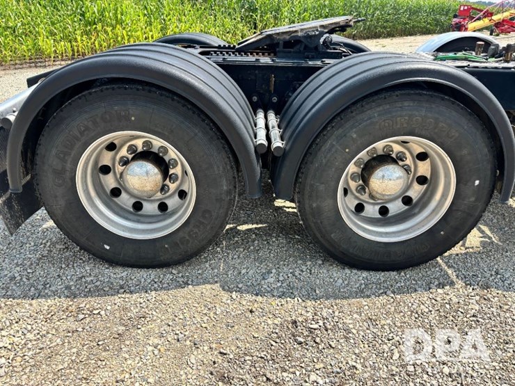 2014-kenworth-t660-image-49