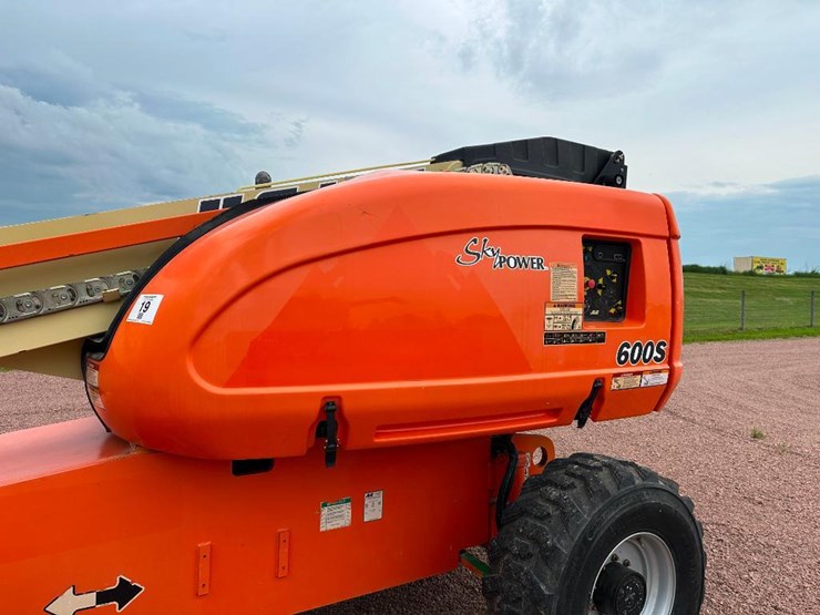 2008-jlg-600s-image-22
