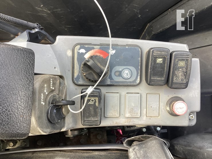 2021-kubota-kx057-4-image-15