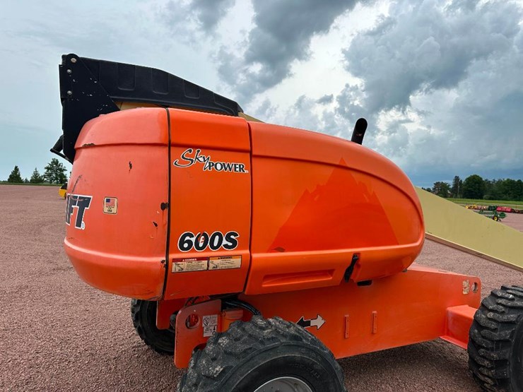 2008-jlg-600s-image-19