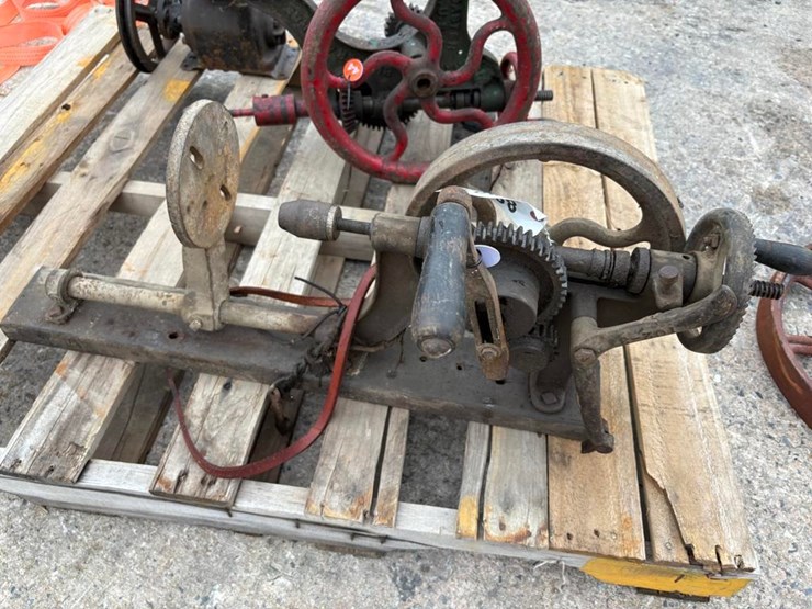 hand-crank-drill-press-image-1