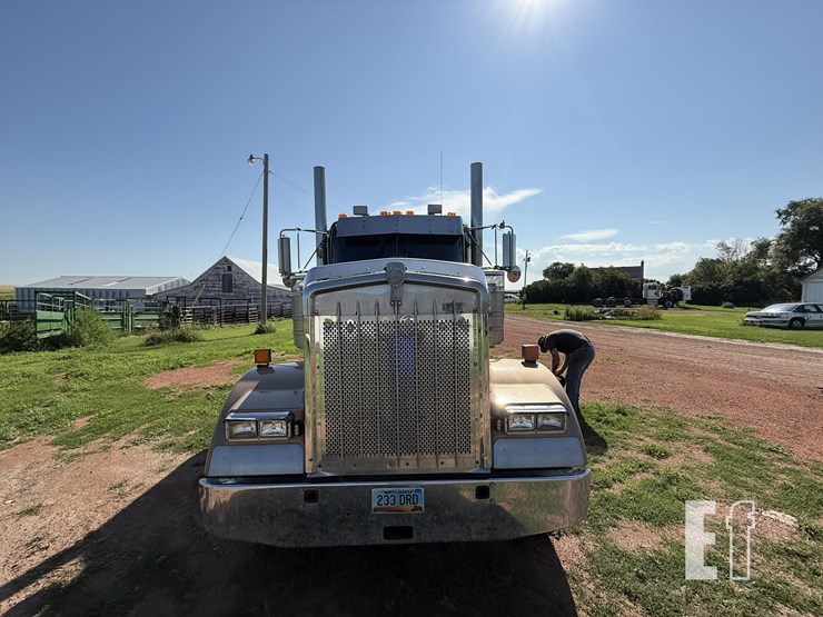2005-kenworth-w900-image-26