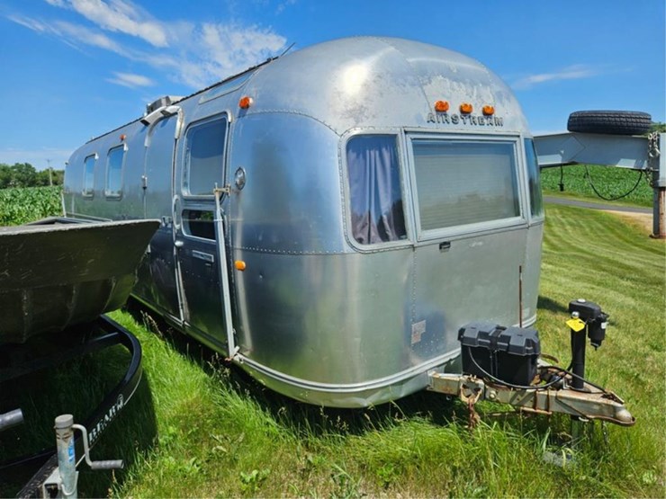 #2549-•-1972-airstream-sovereign-23973-camper-image-5